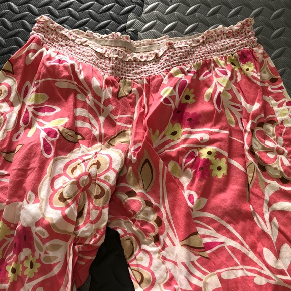 Shorts - Picture 2 of 3